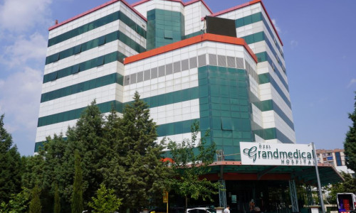 Grandmedical şifa dağıttı